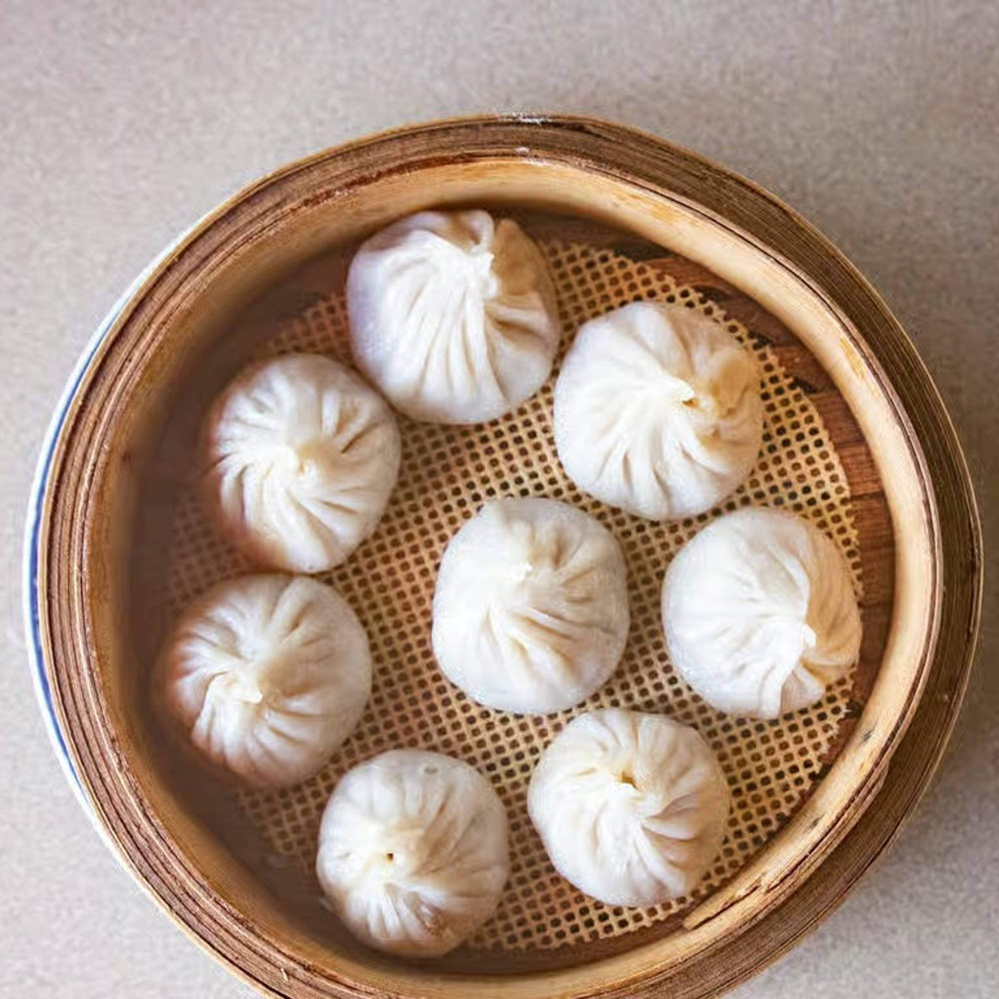 Shanghai Soup Dumplings / 上海小笼包