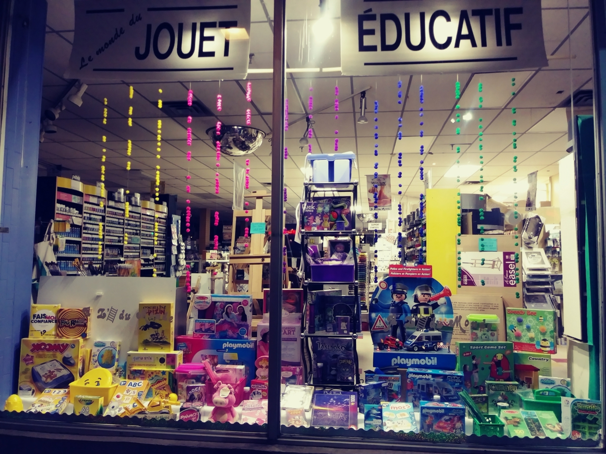 A l'Echelle Du Monde