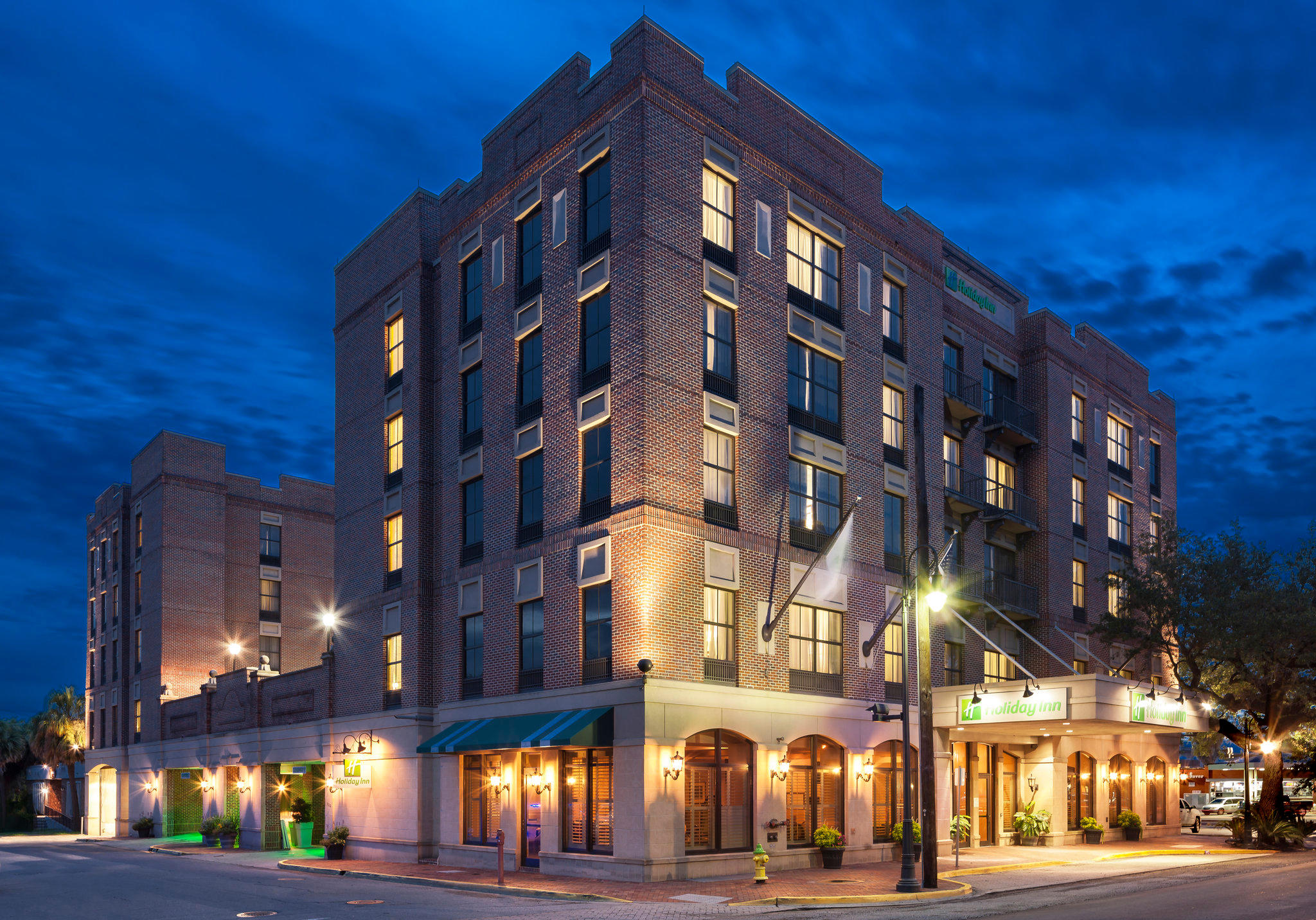 Holiday Inn Savannah Historic District Photo