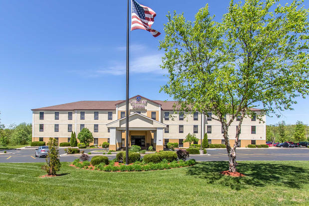 Images Comfort Suites