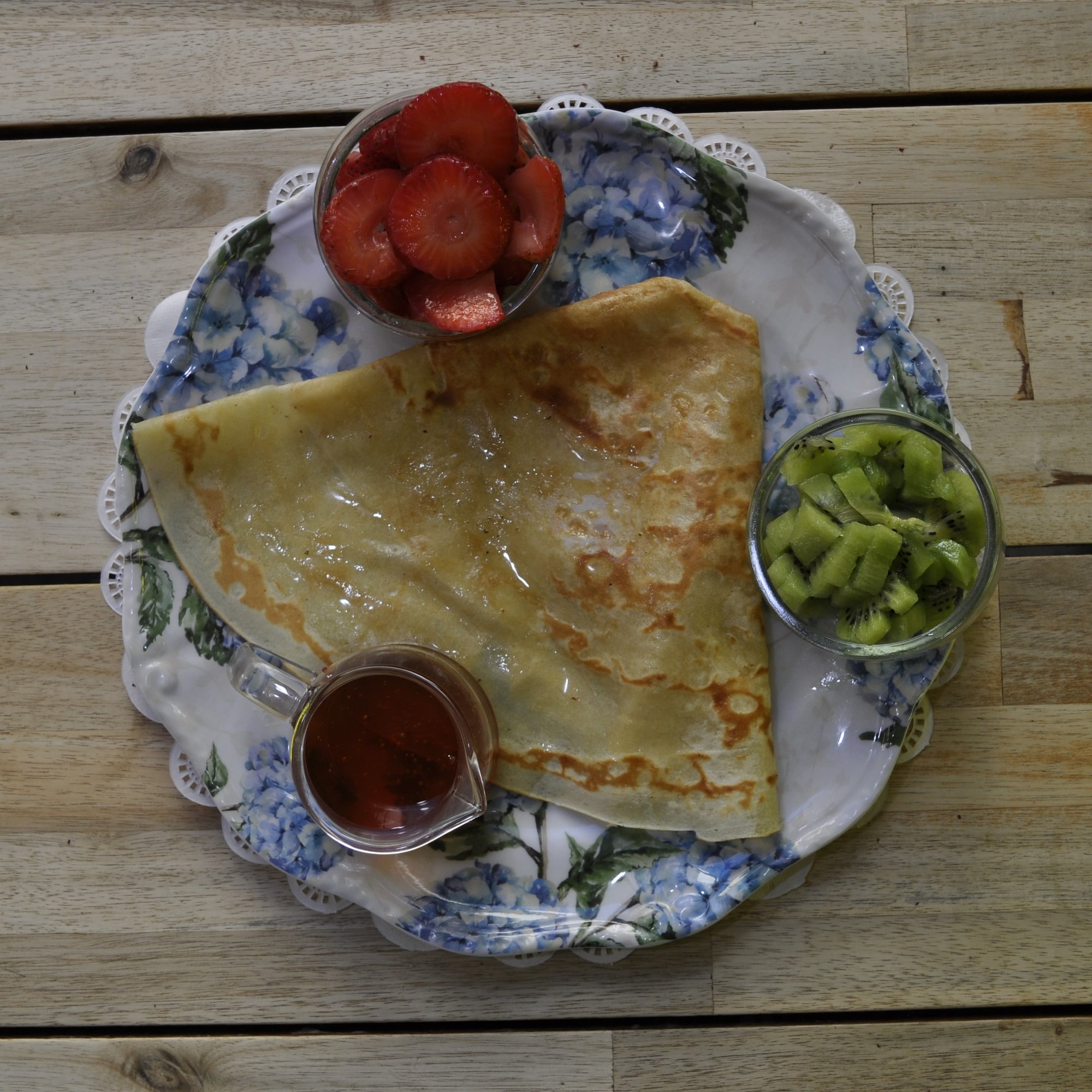 Strawberries, Kiwi and Honey Crepes