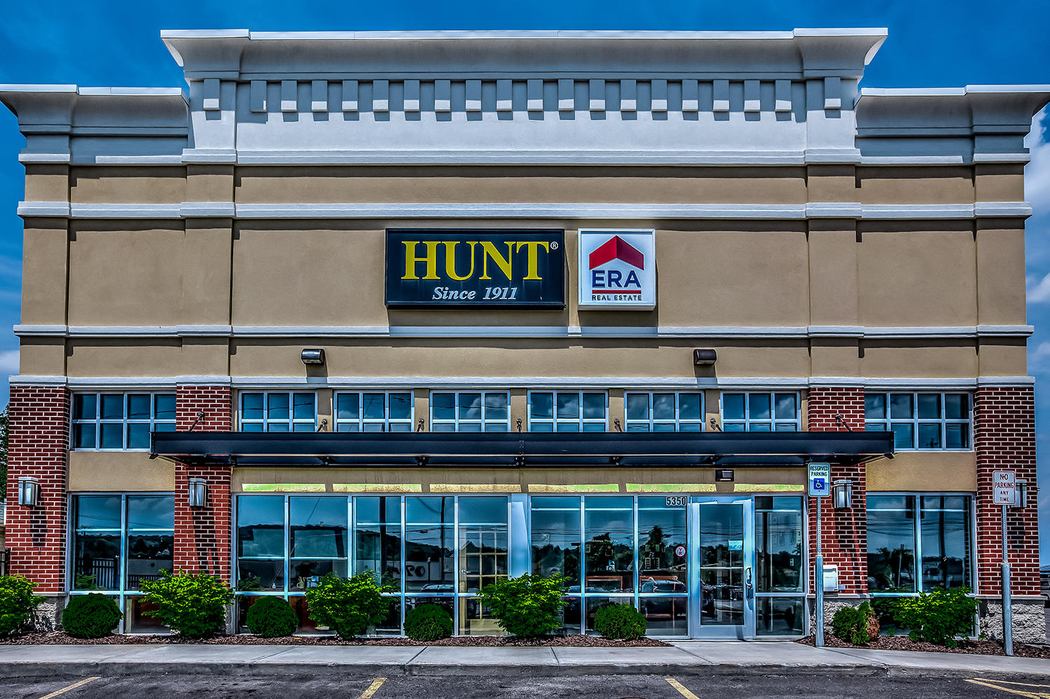 HUNT Real Estate ERA