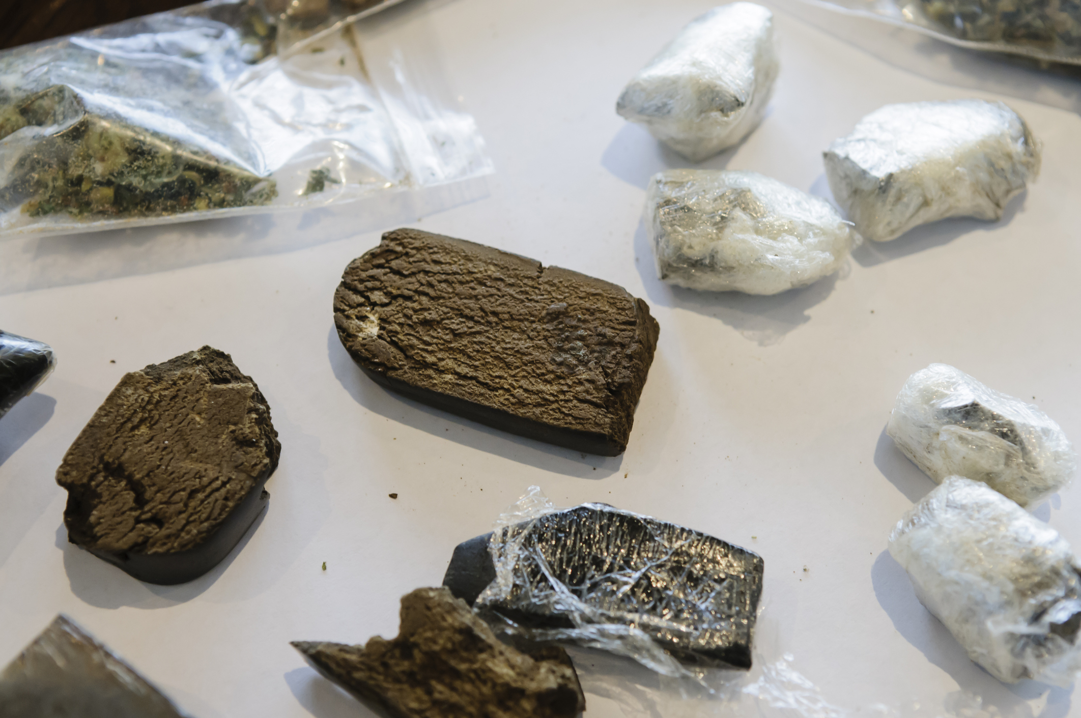 Light Cannabis Resins – Legal Hashish and Premium CBD