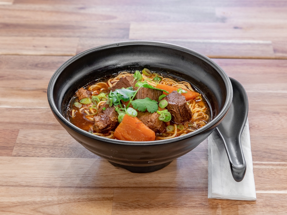 C-2 Braised Beef Noodle Soup (红烧牛肉面)