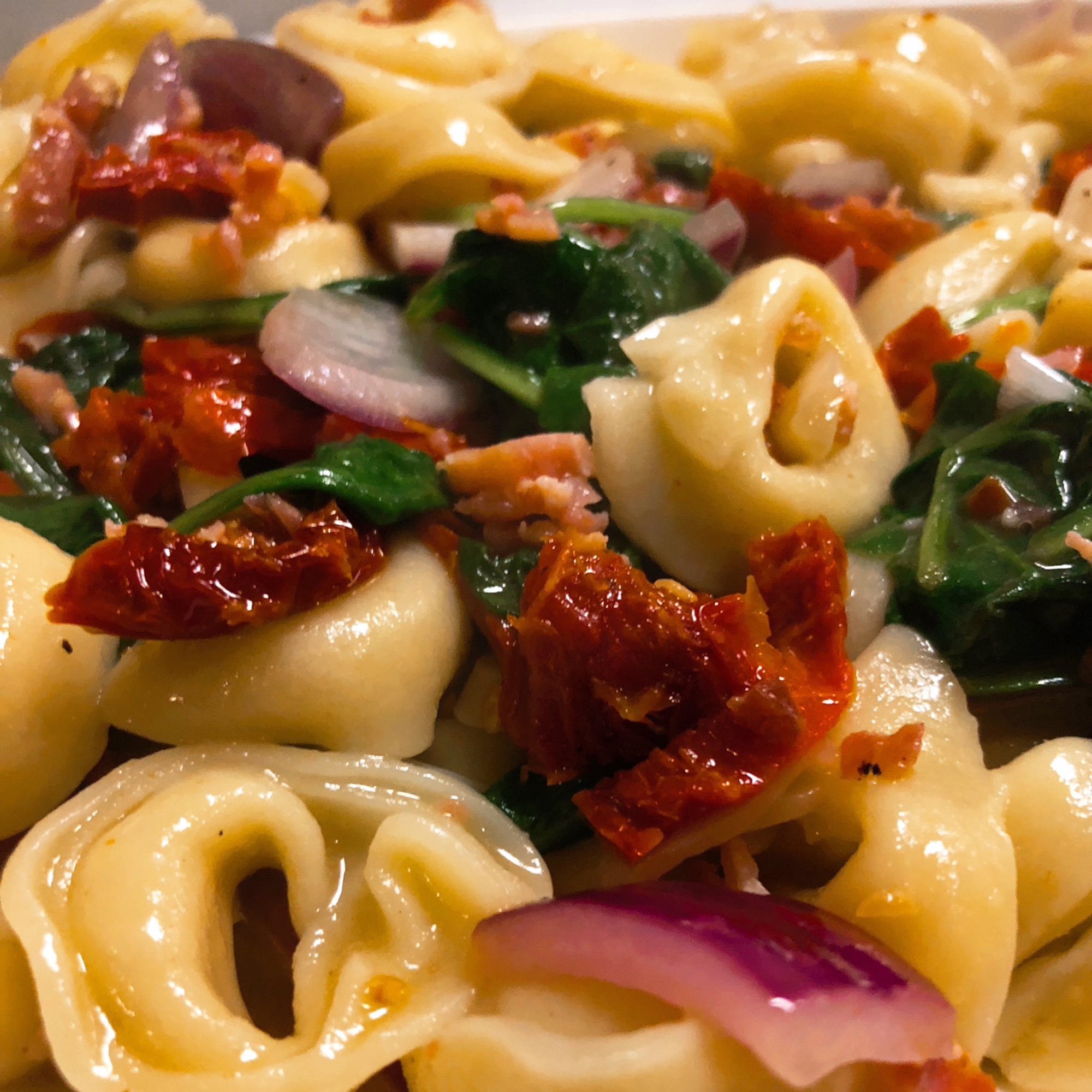 Tortellini con Spinach