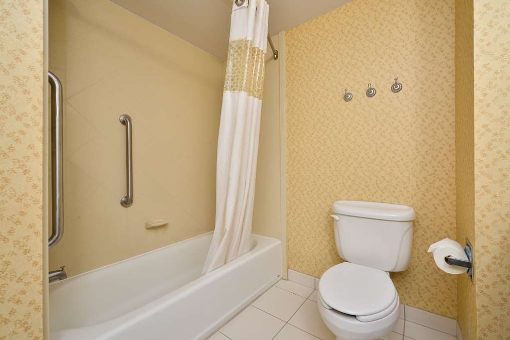 Hampton Inn Farmville Image