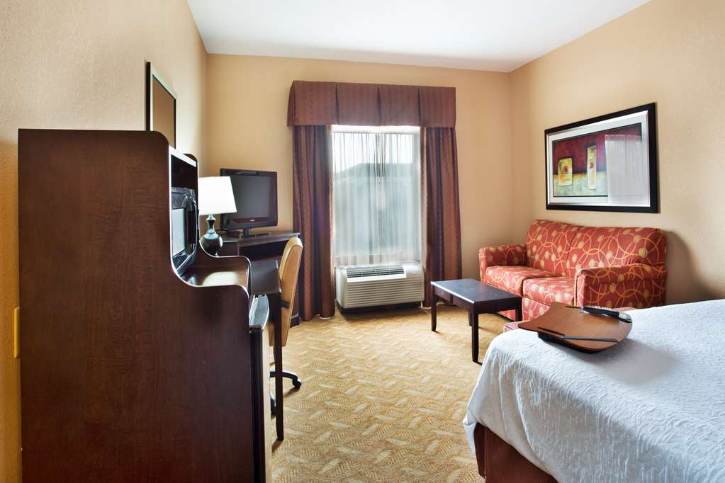 Hampton Inn & Suites Laurel, MS, 1509 Jefferson St, Laurel, MS, Hotels