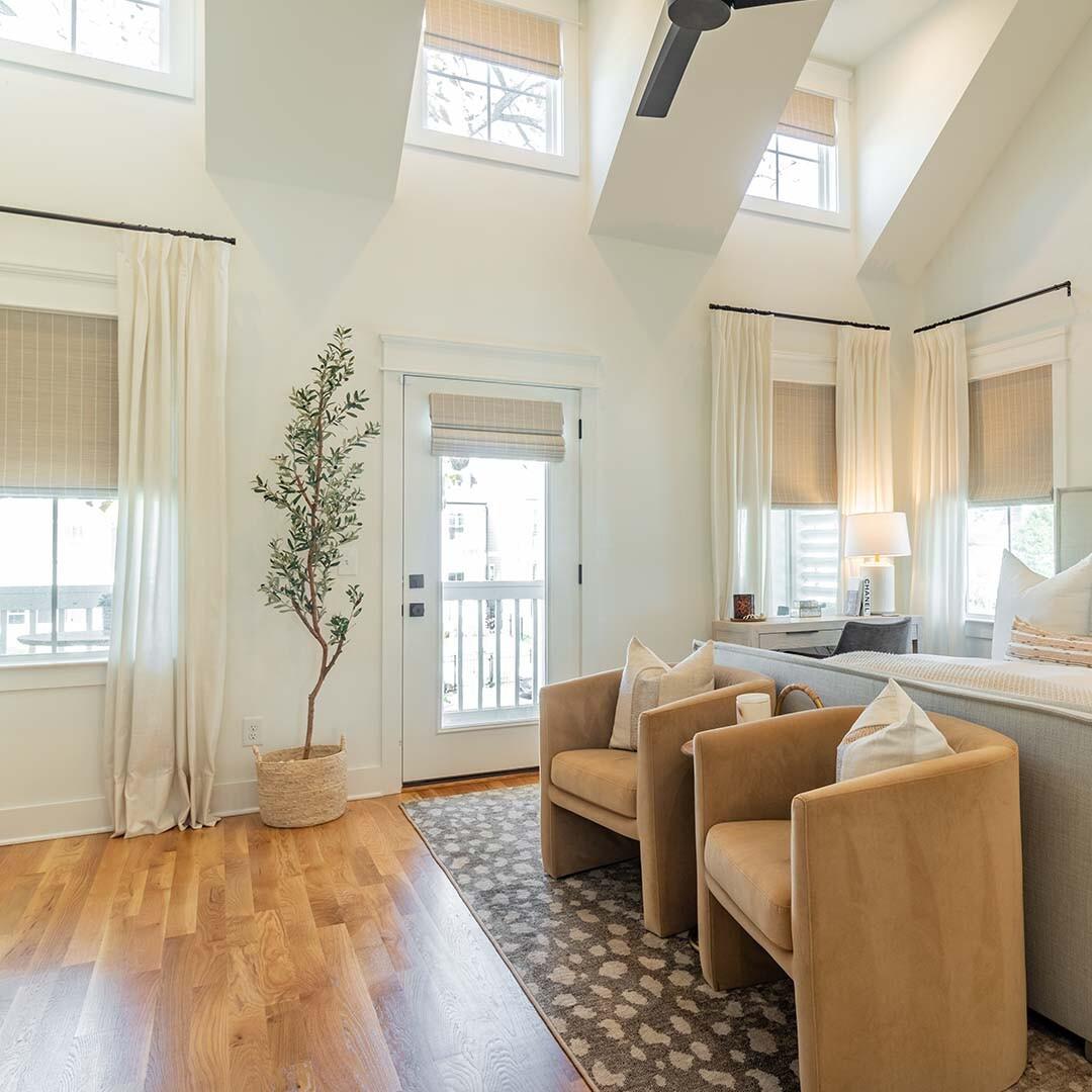 It's pretty hard to go wrong with neutral window treatments. Woven wood shades add texture and style to your space, making them a popular option with designers. Contact us today to schedule your free design consultation in the comfort of your home. (Credit: @house.of.jandj.)