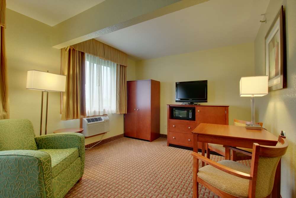 Best Western Plus Altoona Inn Photo