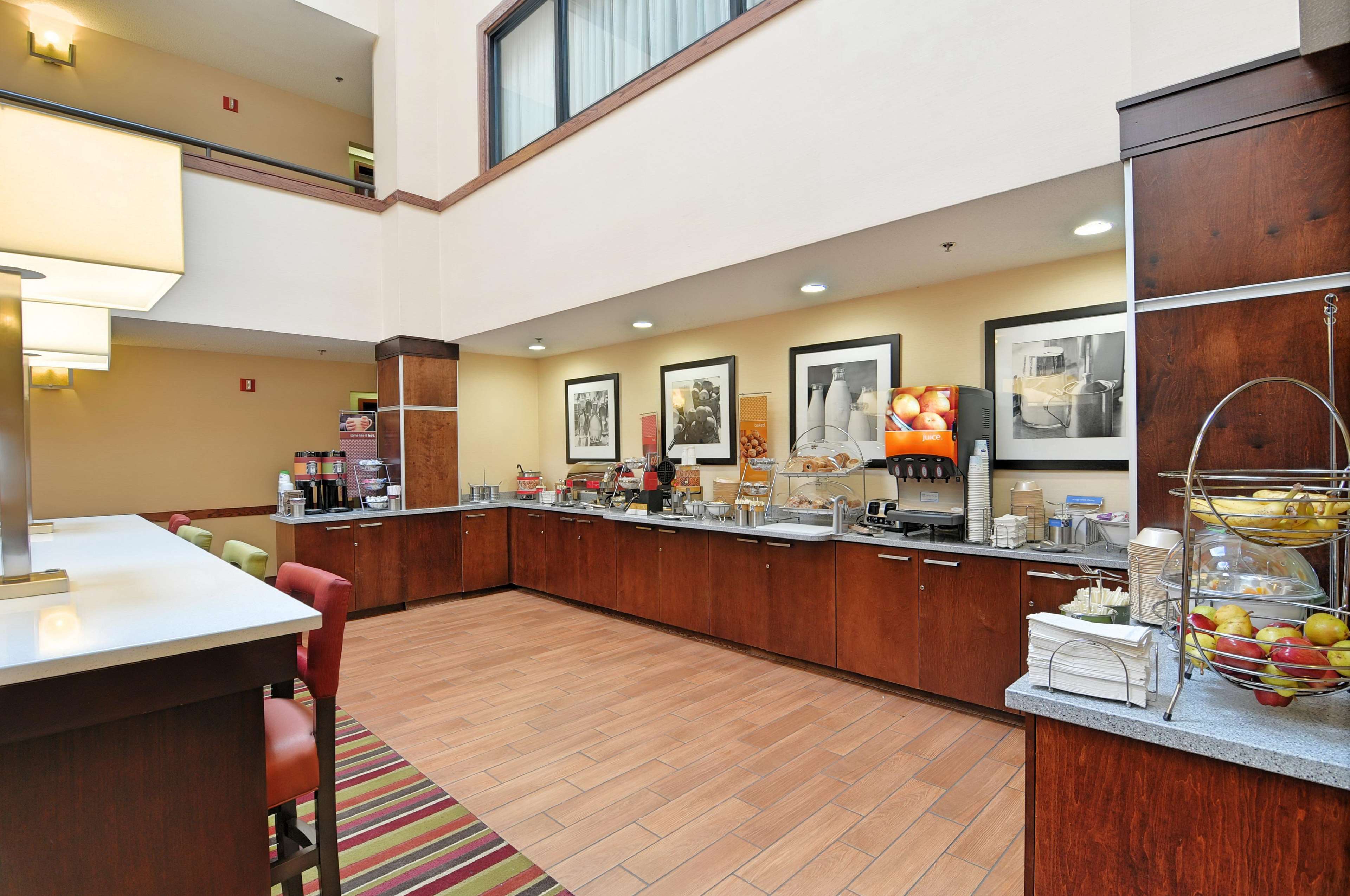 Hampton Inn Athens Photo