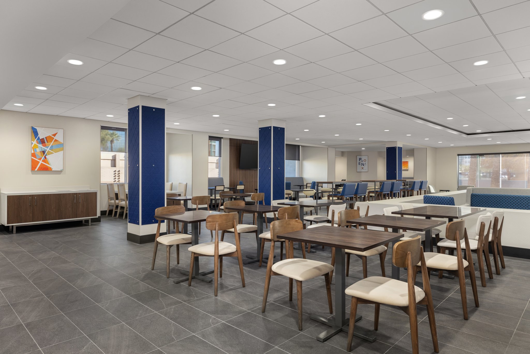 Holiday Inn Express & Suites Phoenix - Midtown by IHG Image