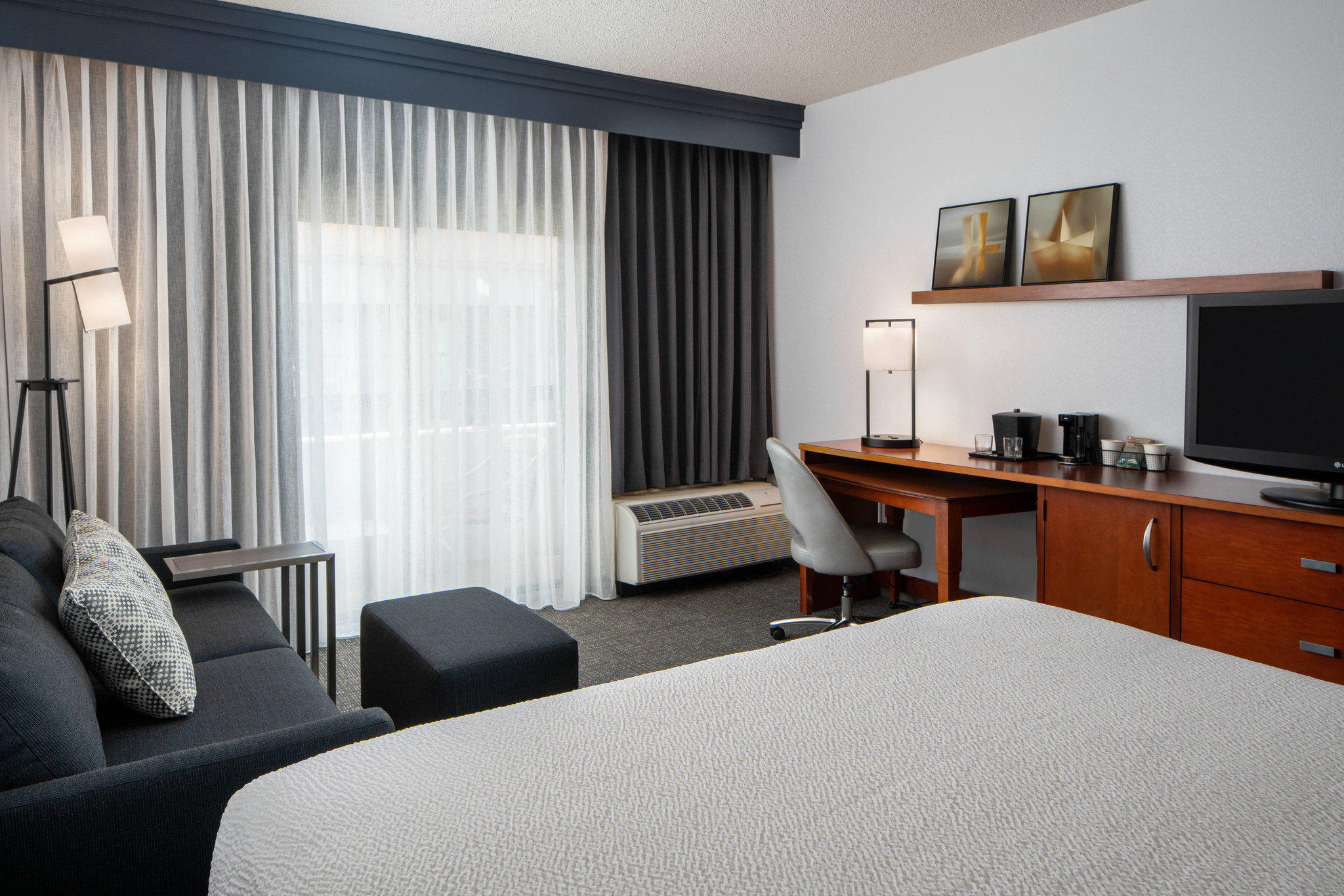 Courtyard by Marriott Dulles Airport Herndon/Reston Photo