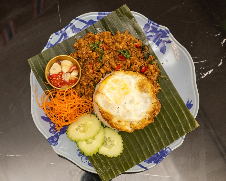 Basil Entree (Pad Kra pao) ผัดกะเพรา