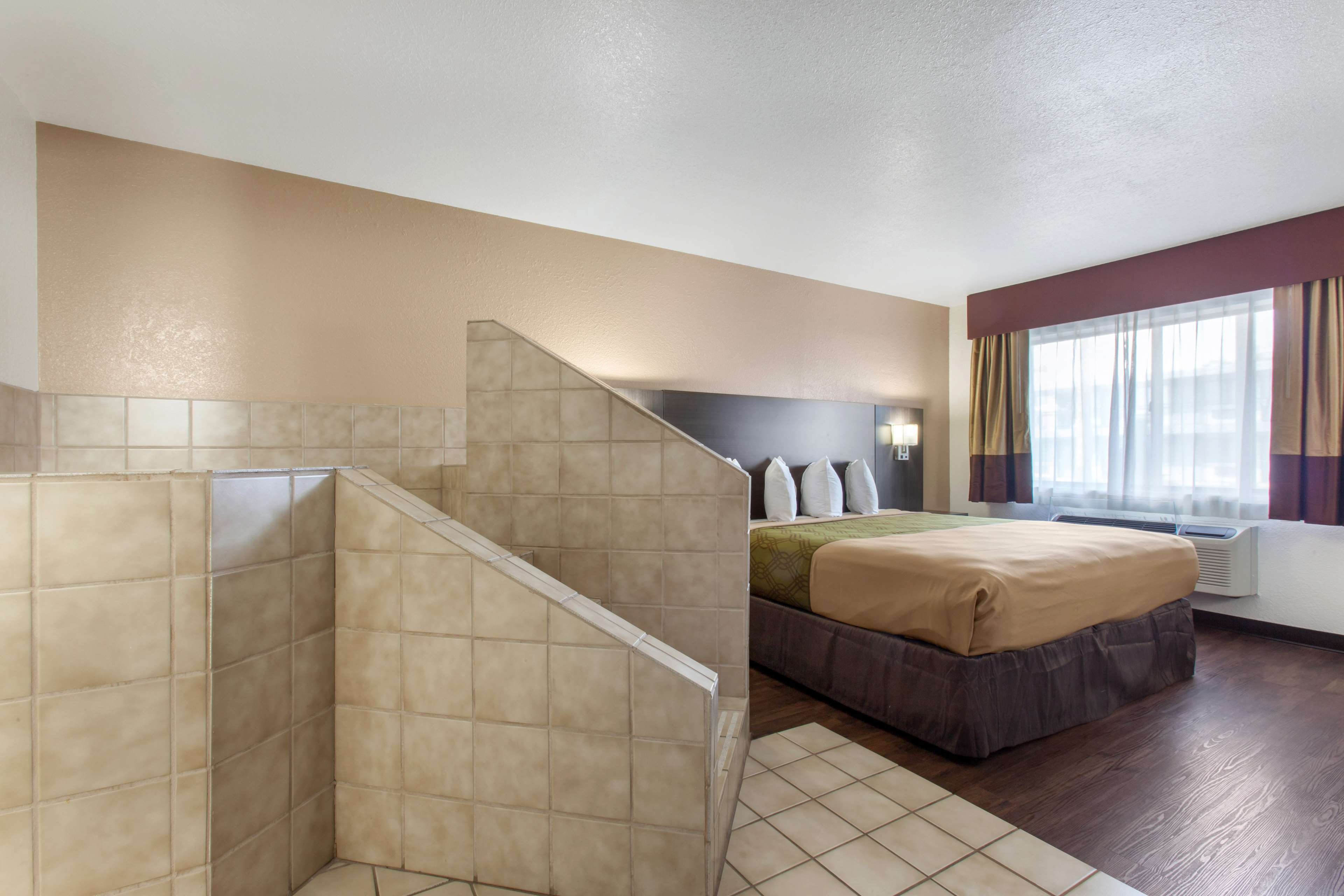 SureStay Hotel by Best Western Phoenix Airport Photo