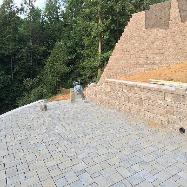 WDR Hardscapes & Land Designs Image