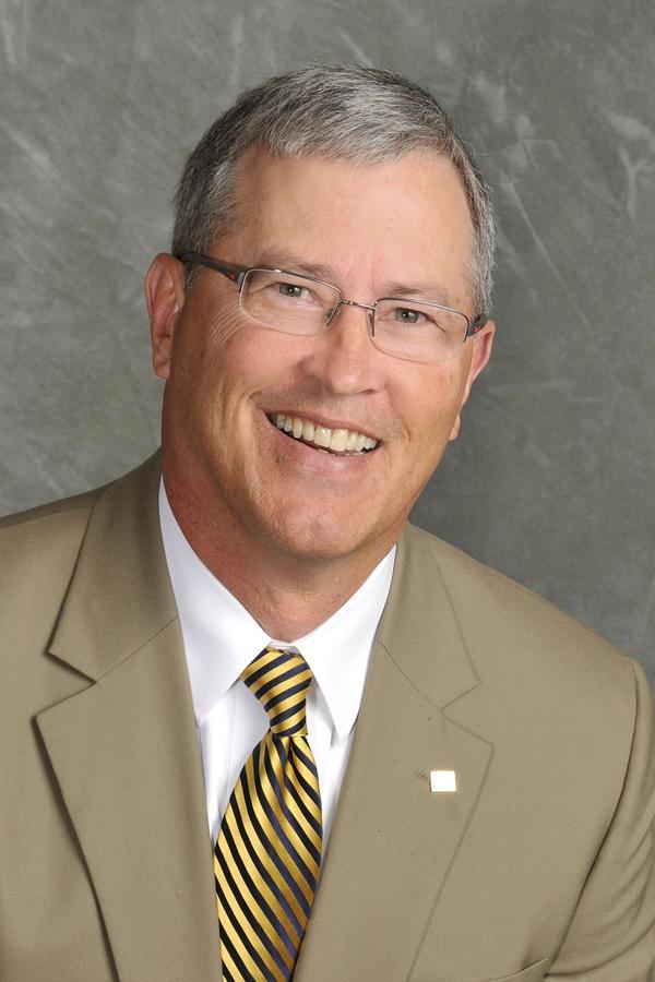 Edward Jones - Financial Advisor: Don Swanson, AAMS® Photo