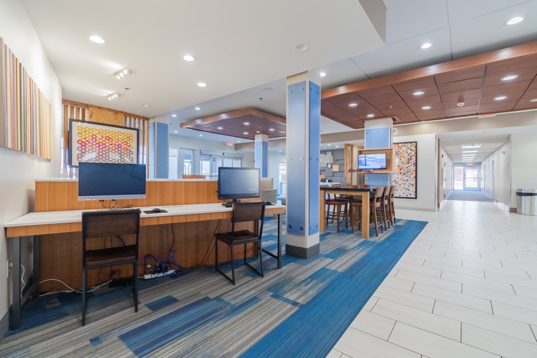 Holiday Inn Express & Suites Marion by IHG Image