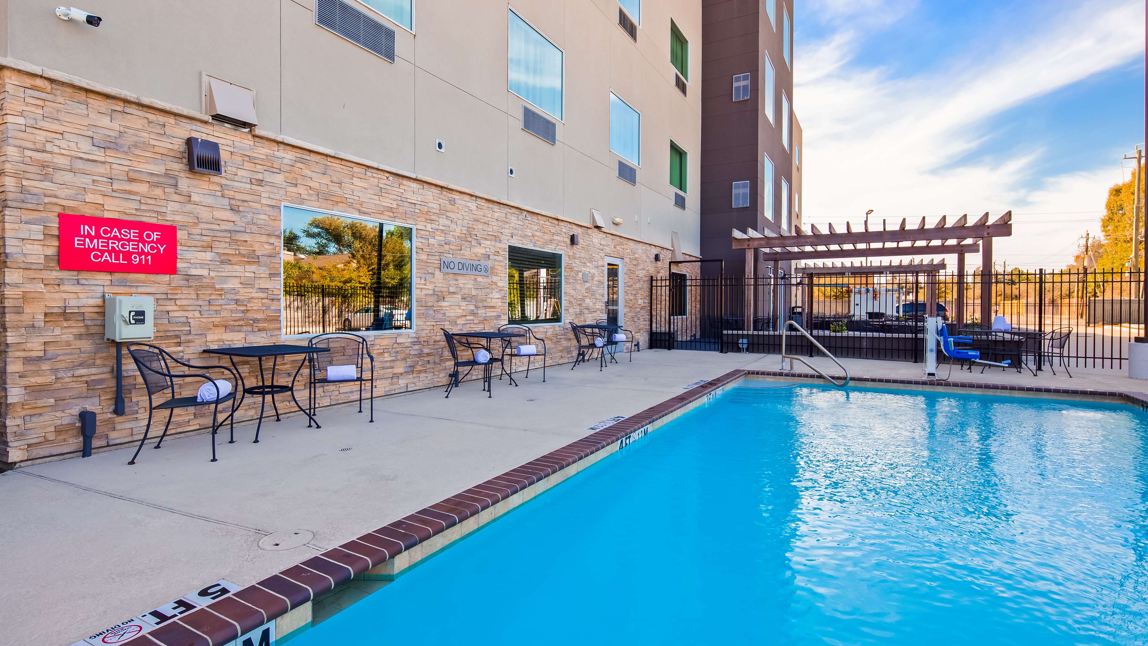 Best Western Plus Westheimer-Westchase Inn & Suites Photo