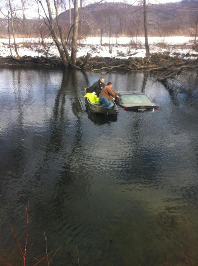 Ernie's Towing Photo