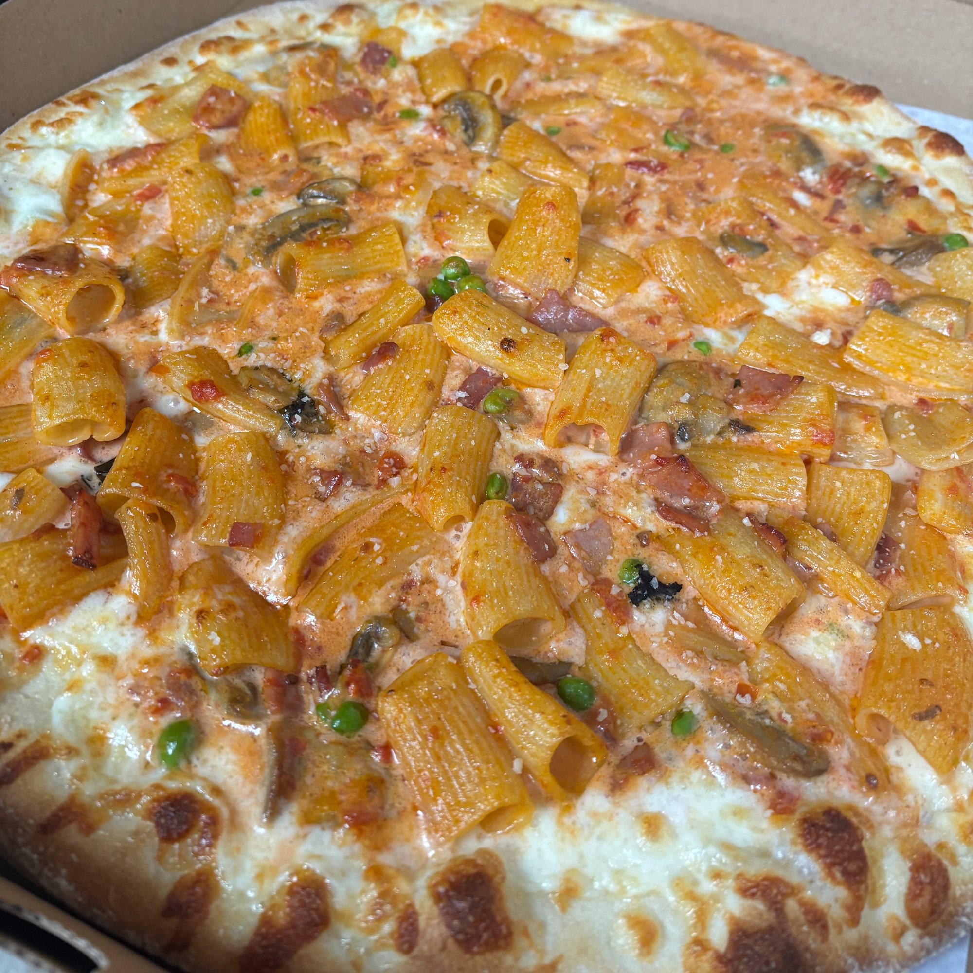Vodka Rigatoni Pizza