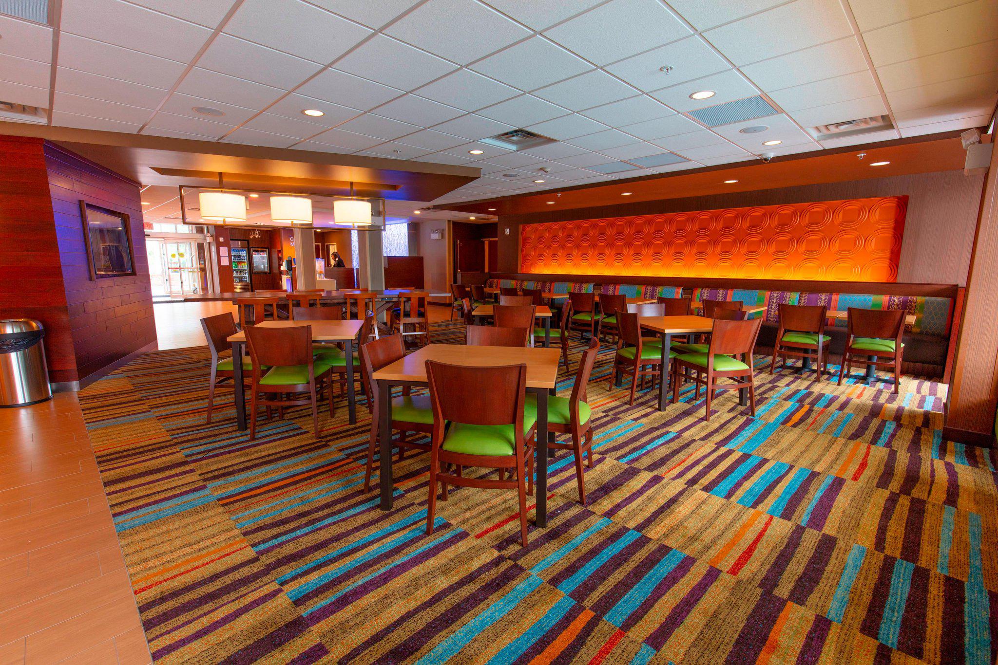 Fairfield Inn & Suites by Marriott Atlanta Woodstock Photo