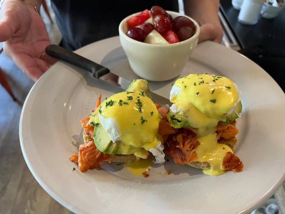 SALMON BENEDICT