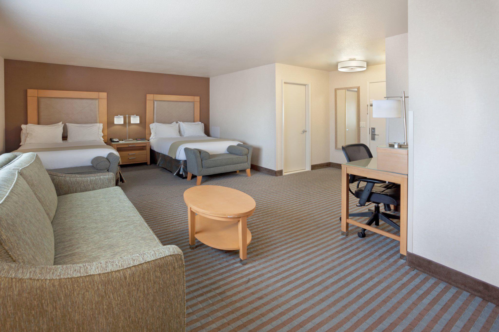 Holiday Inn Express Monterey-Cannery Row Photo