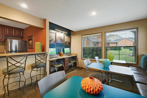 Images Camden Valley Park Apartments