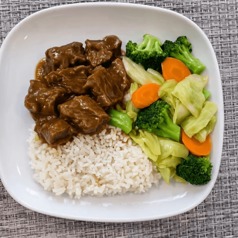 Beef Brisket with Vegetable on Rice / 時菜牛腩飯