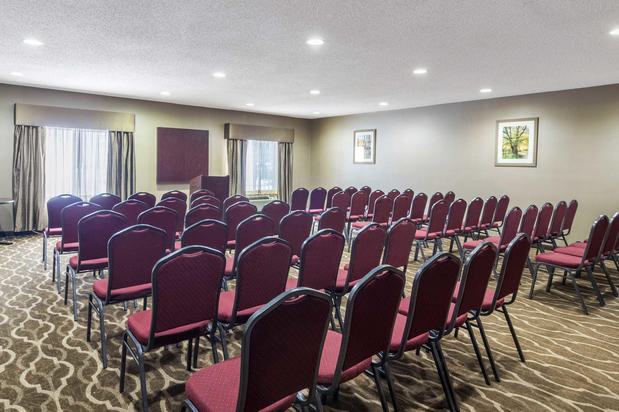 Images Comfort Suites