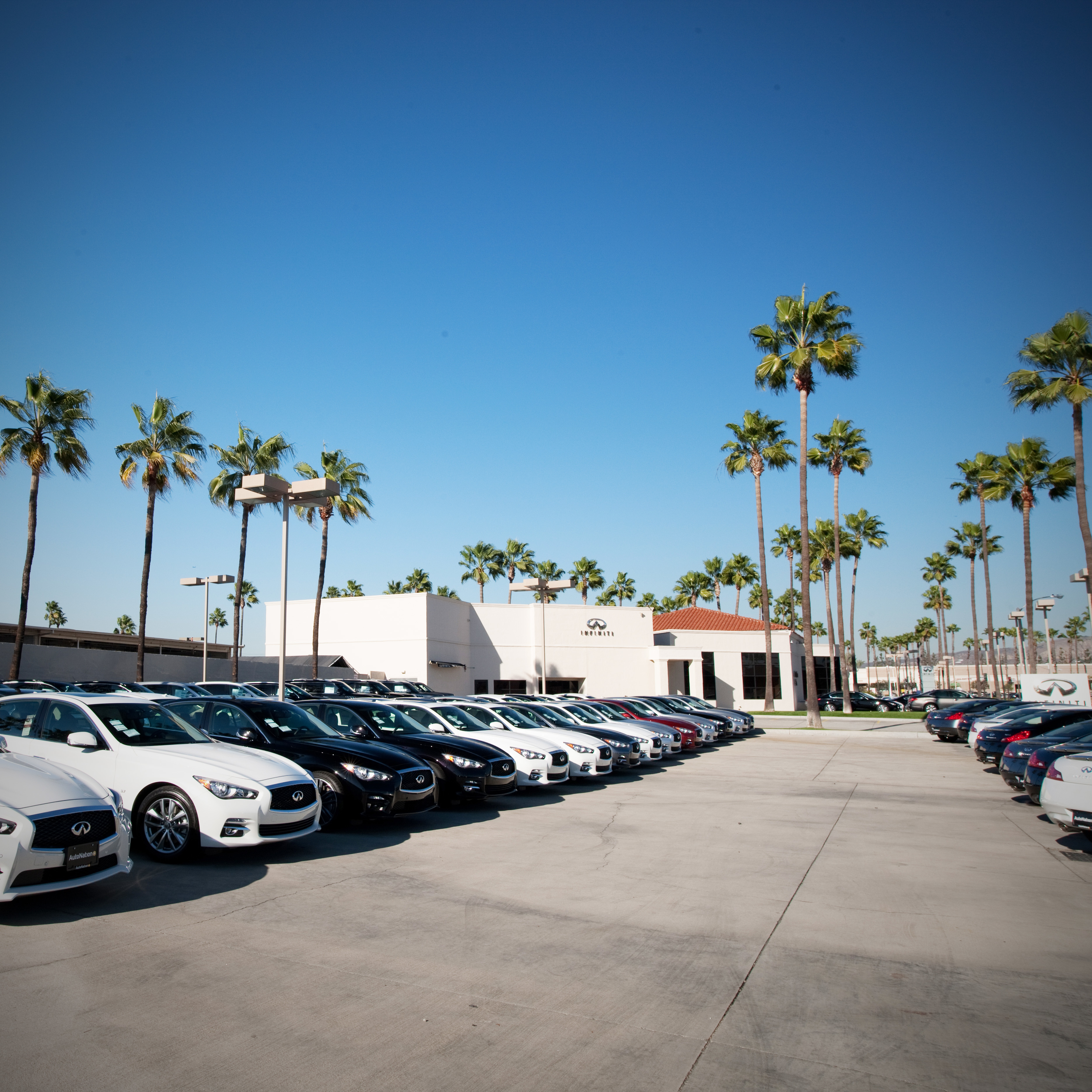 AutoNation INFINITI Tustin Photo