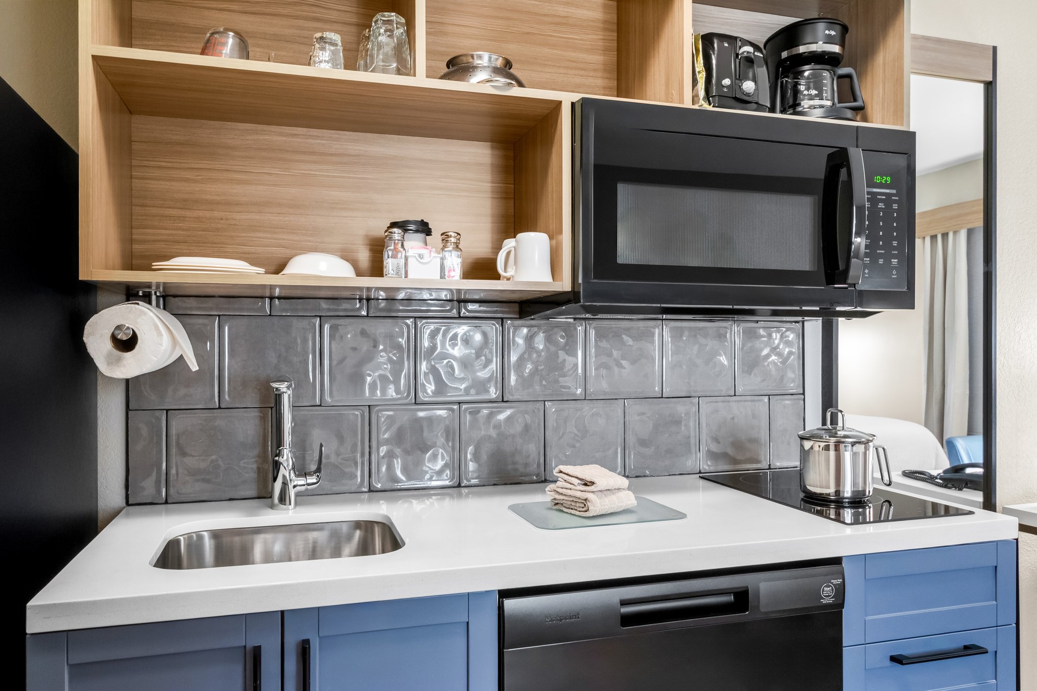 Candlewood Suites Victoria by IHG Image