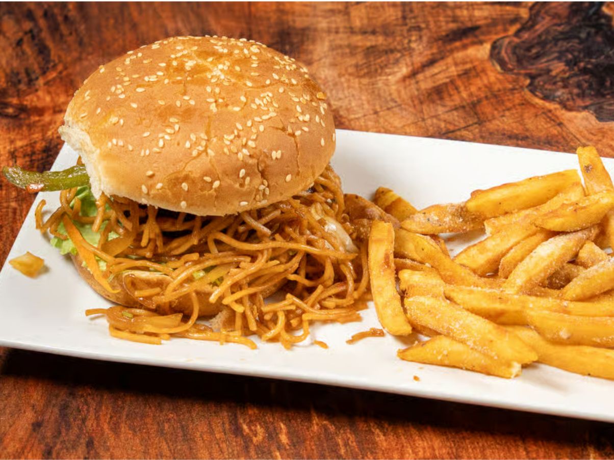 Noodles Burger