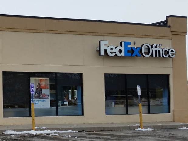 Images FedEx Office Print & Ship Center