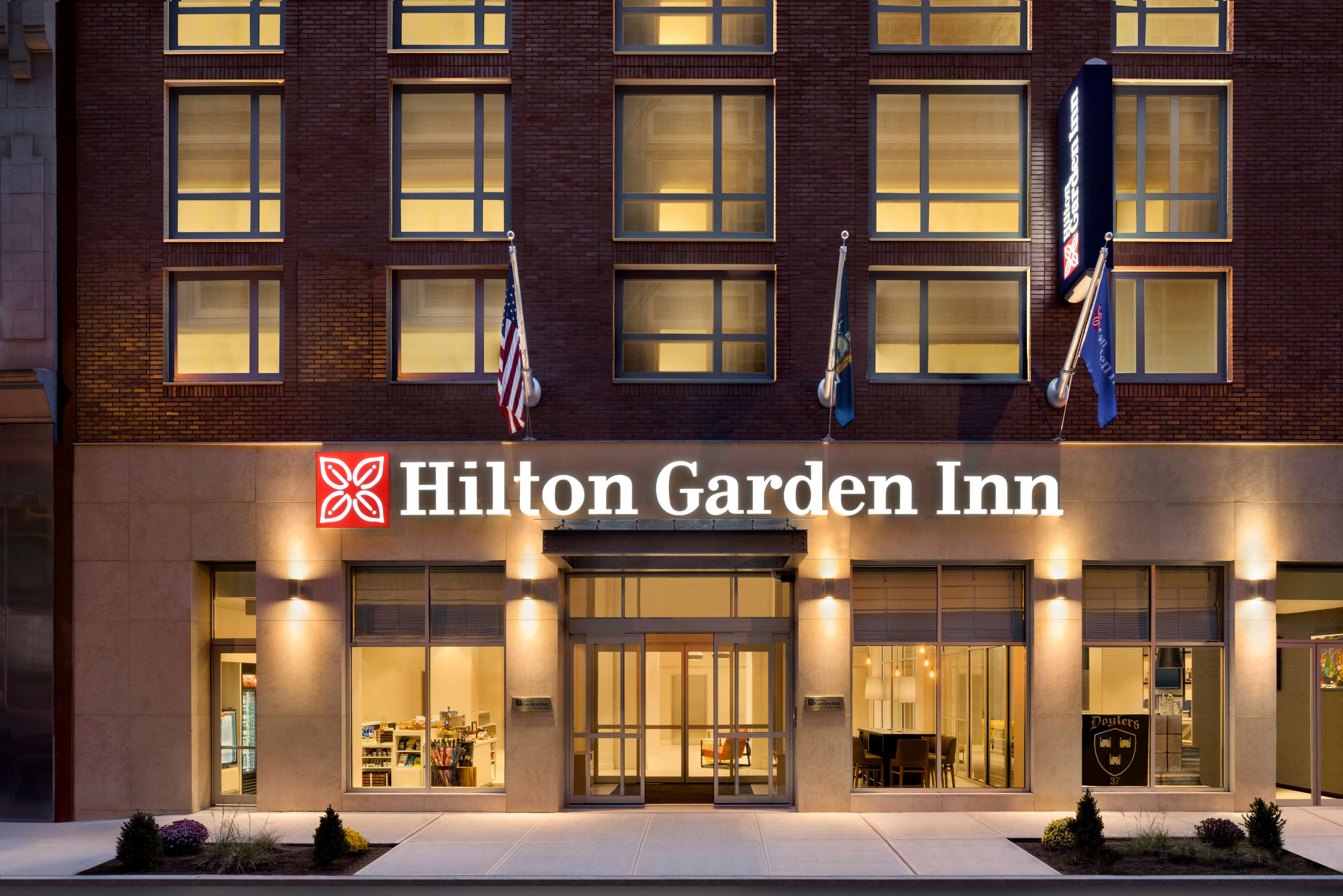 Hilton Garden Inn New York Times Square South 326 West 37th Street New York City Ny Hotels