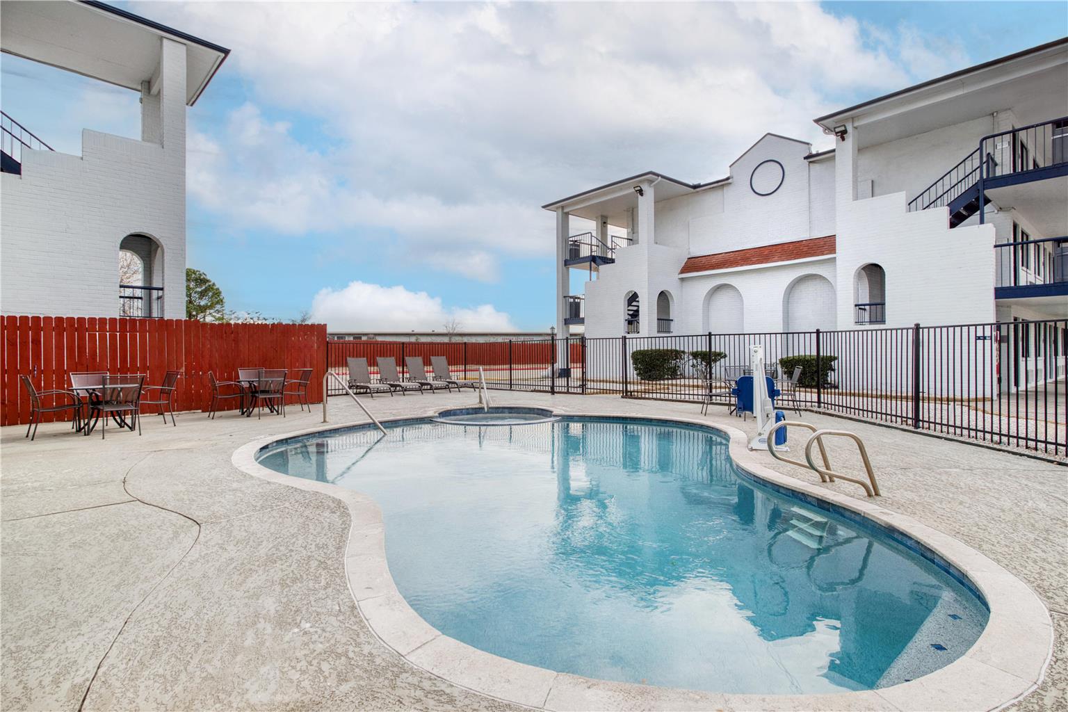 SureStay by Best Western Spring North Houston Image