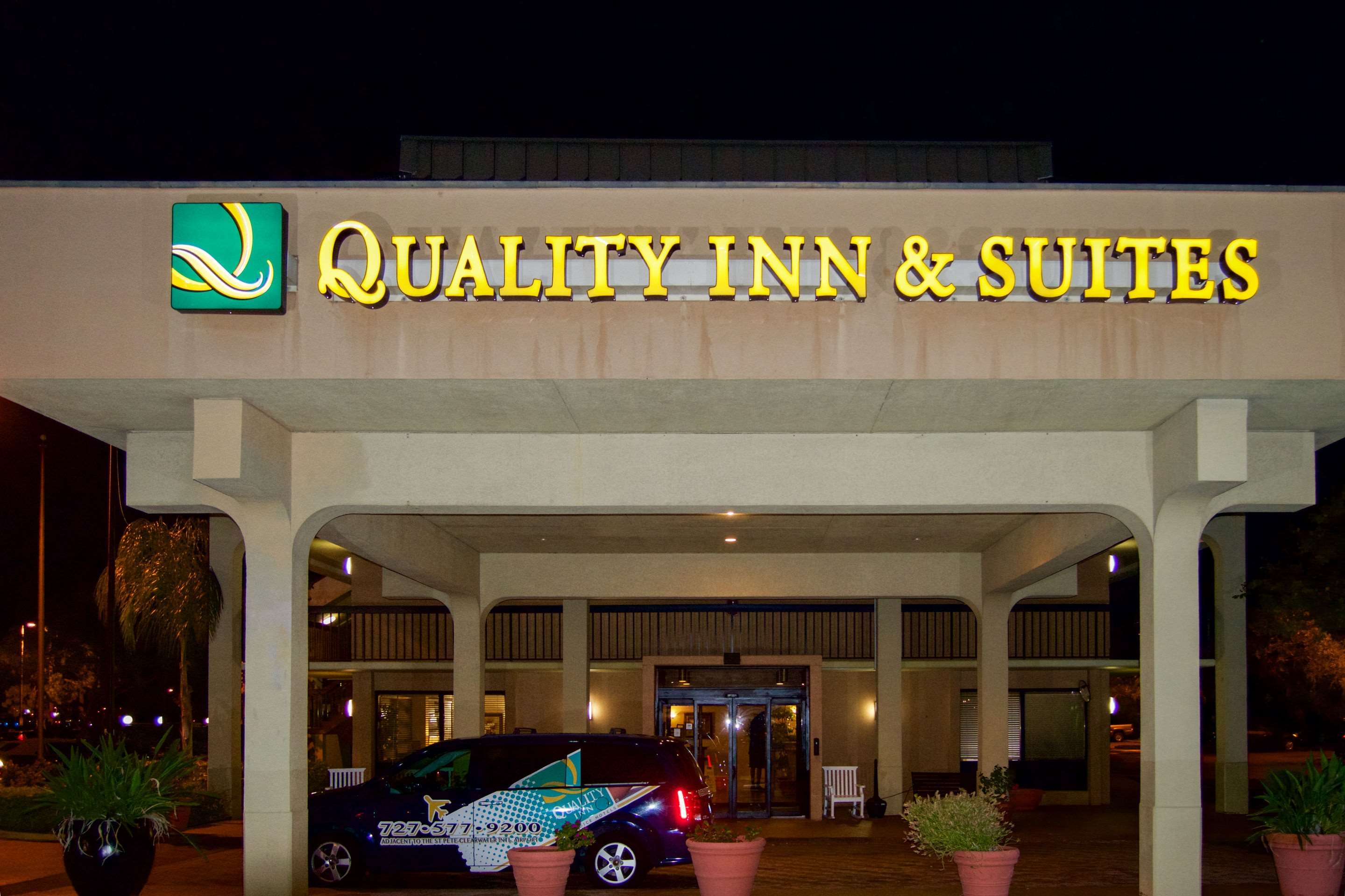 Quality Inn & Suites St. Petersburg - Clearwater Airport Photo