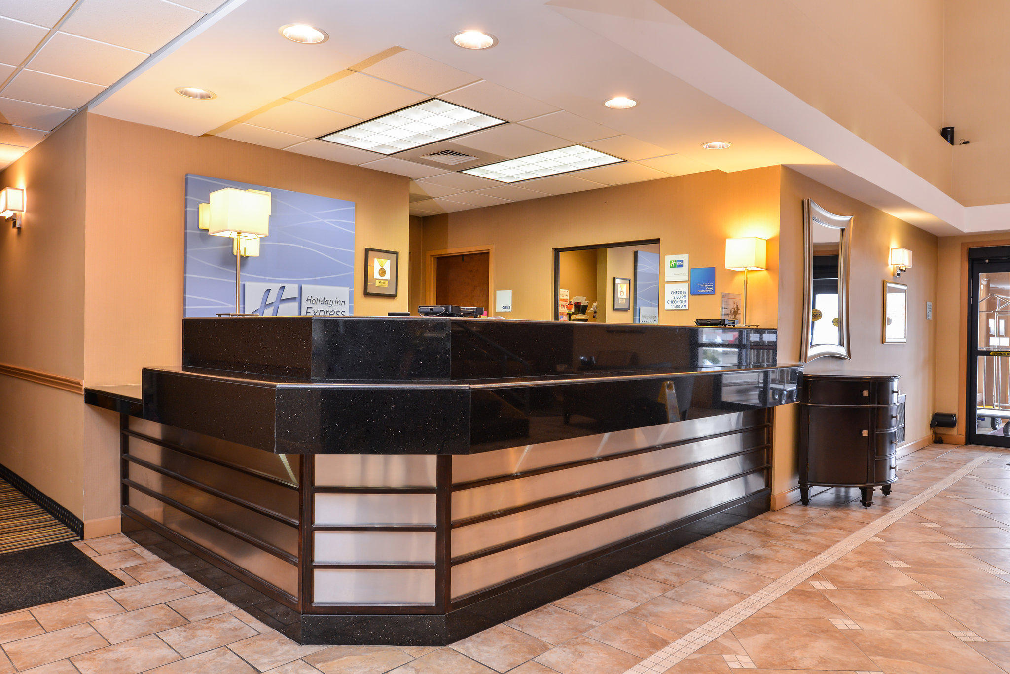 Holiday Inn Express Lewisburg/New Columbia Photo