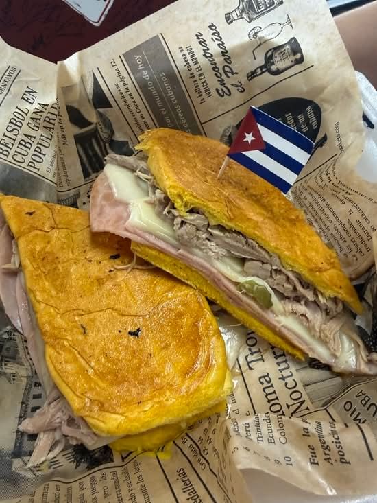 Medianoche Sandwich