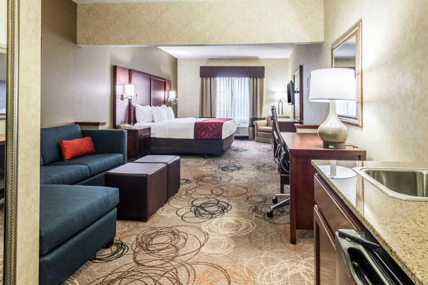 Images Comfort Suites