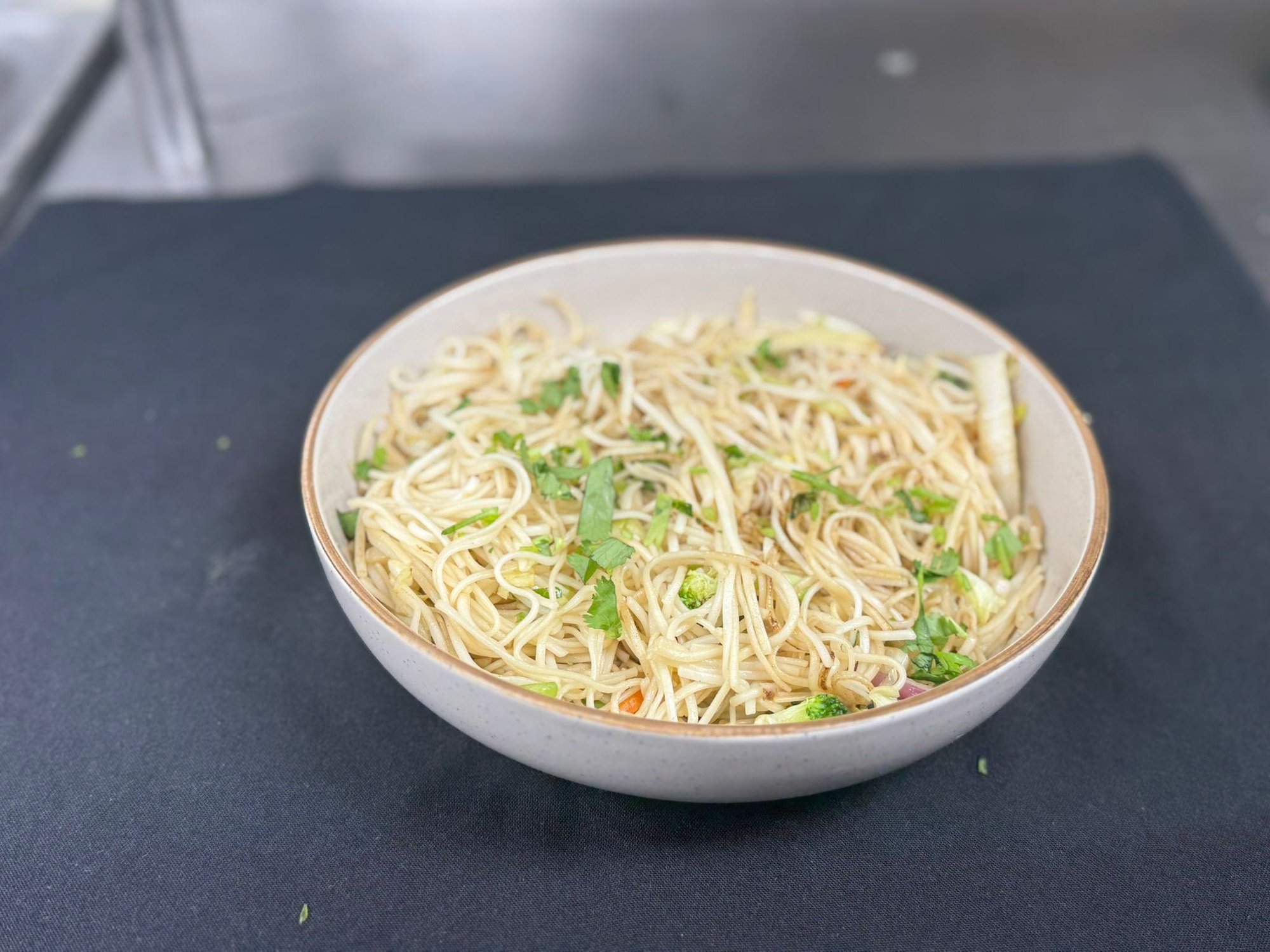 Veg Hakka Noodles (vegan)