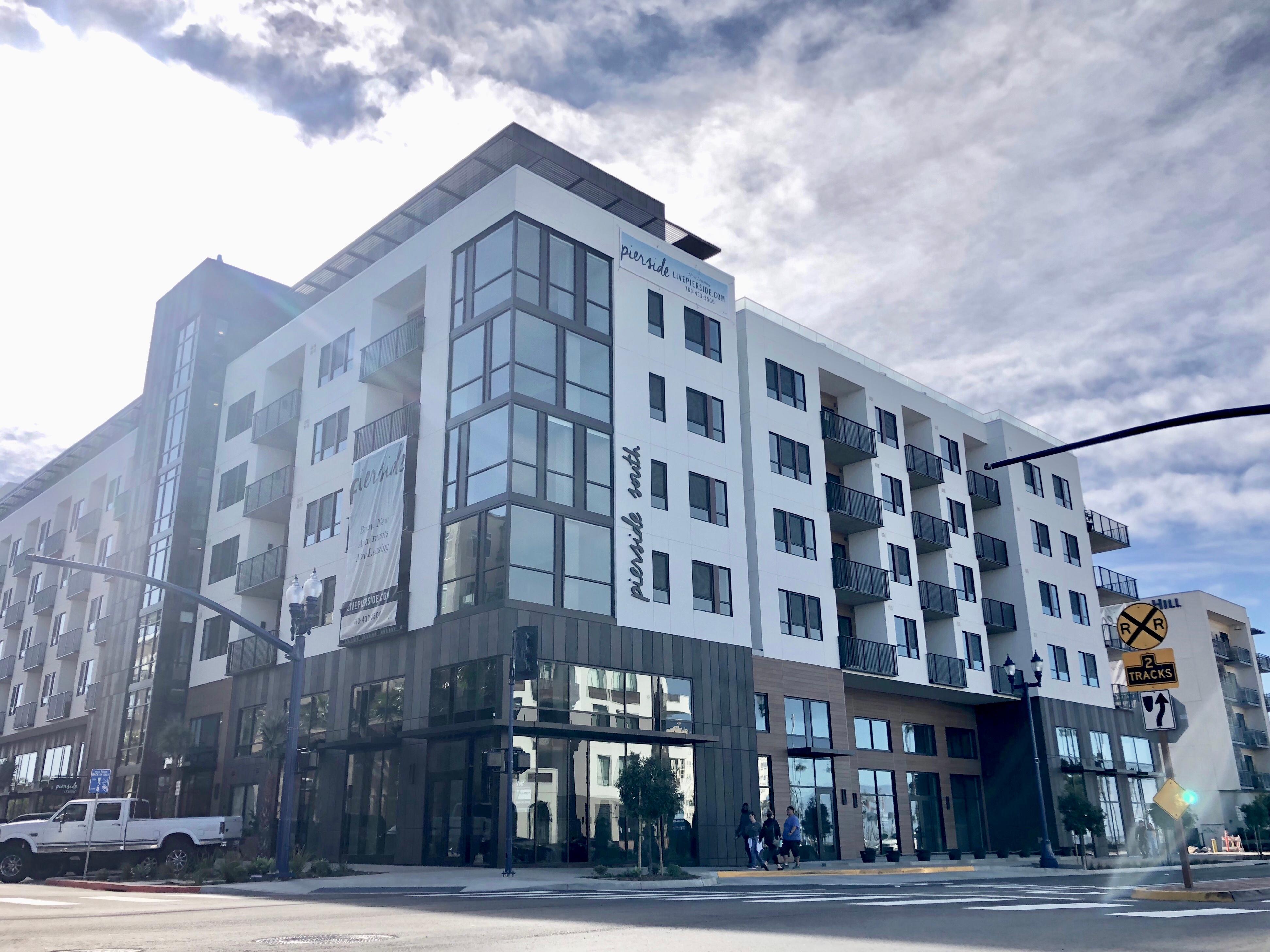 Long Glazing & Doors Inc. Image