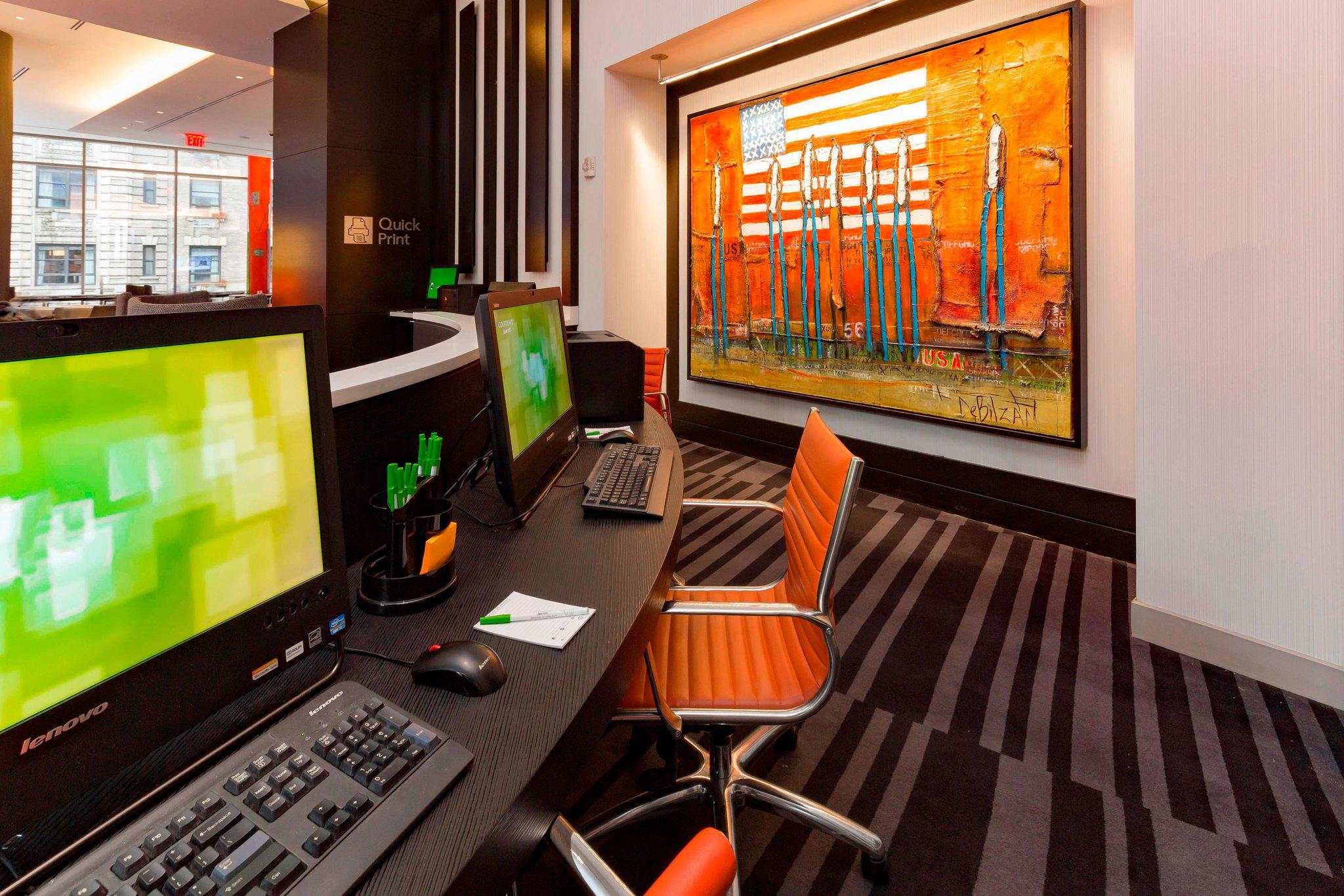 Courtyard by Marriott New York Manhattan/Central Park Photo