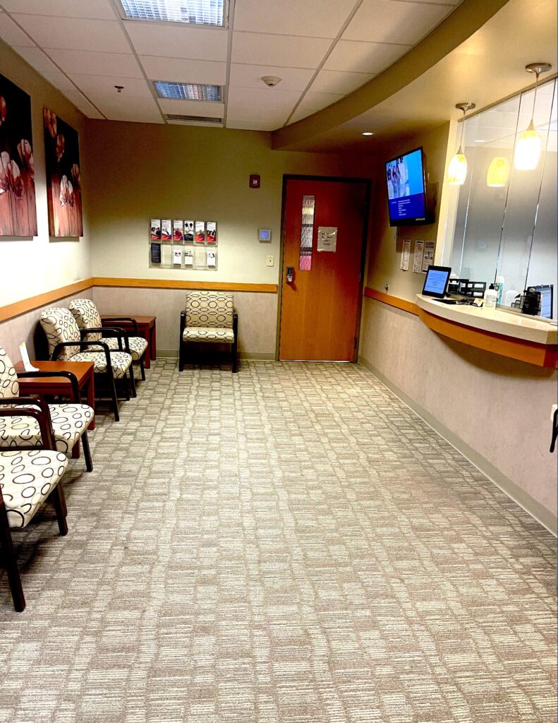 The lobby of Azura Surgery Center St. Louis