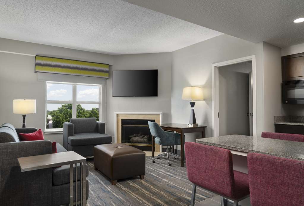 Hampton Inn & Suites Newport News (Oyster Point) Image