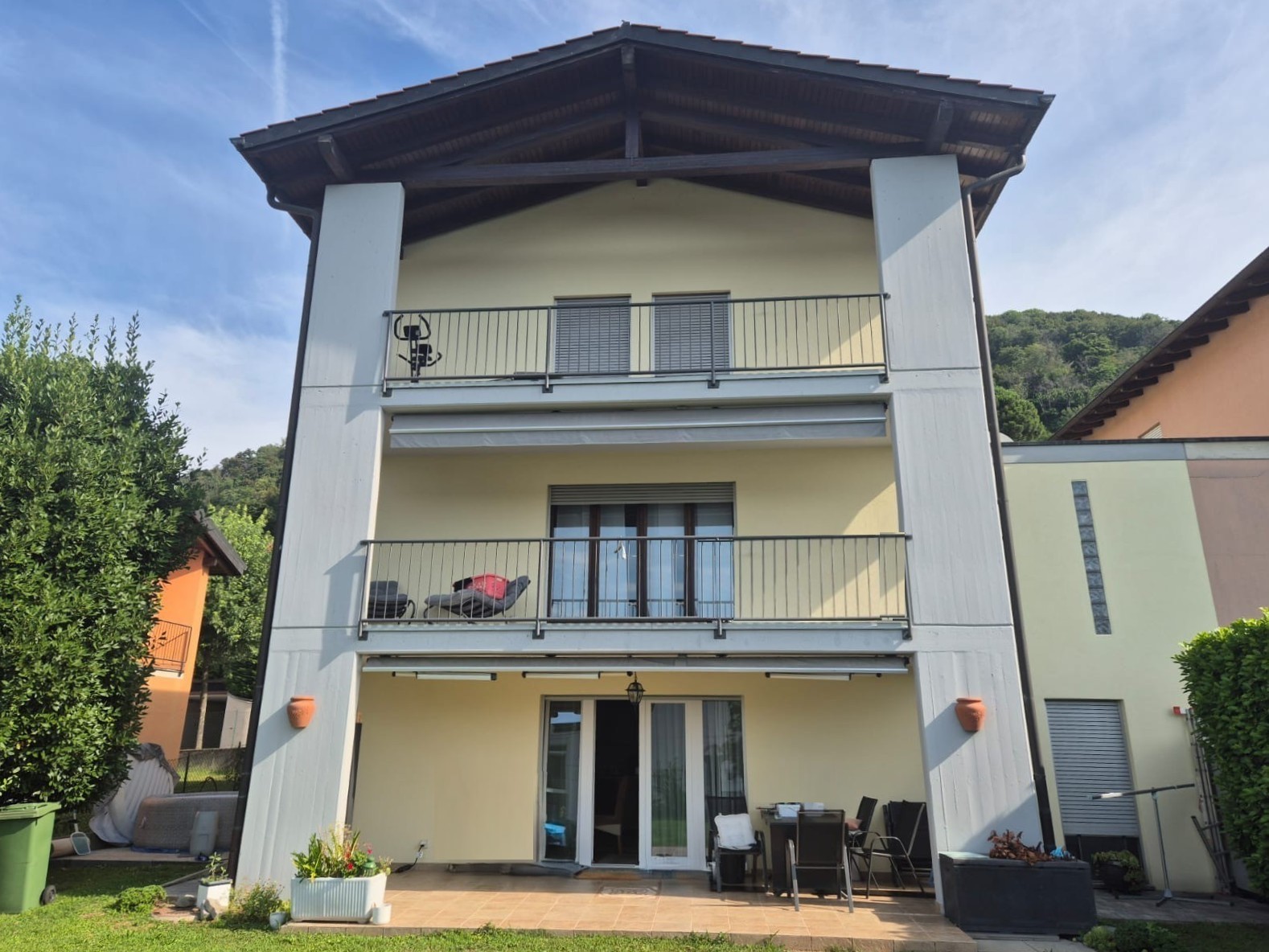 Vacallo - 6.5-room house with a garden, garage, and parking spaces