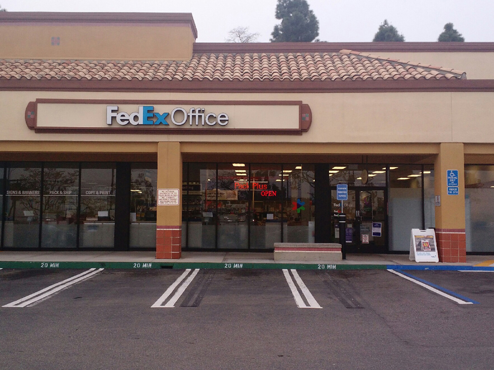 FedEx Office Print & Ship Center Photo