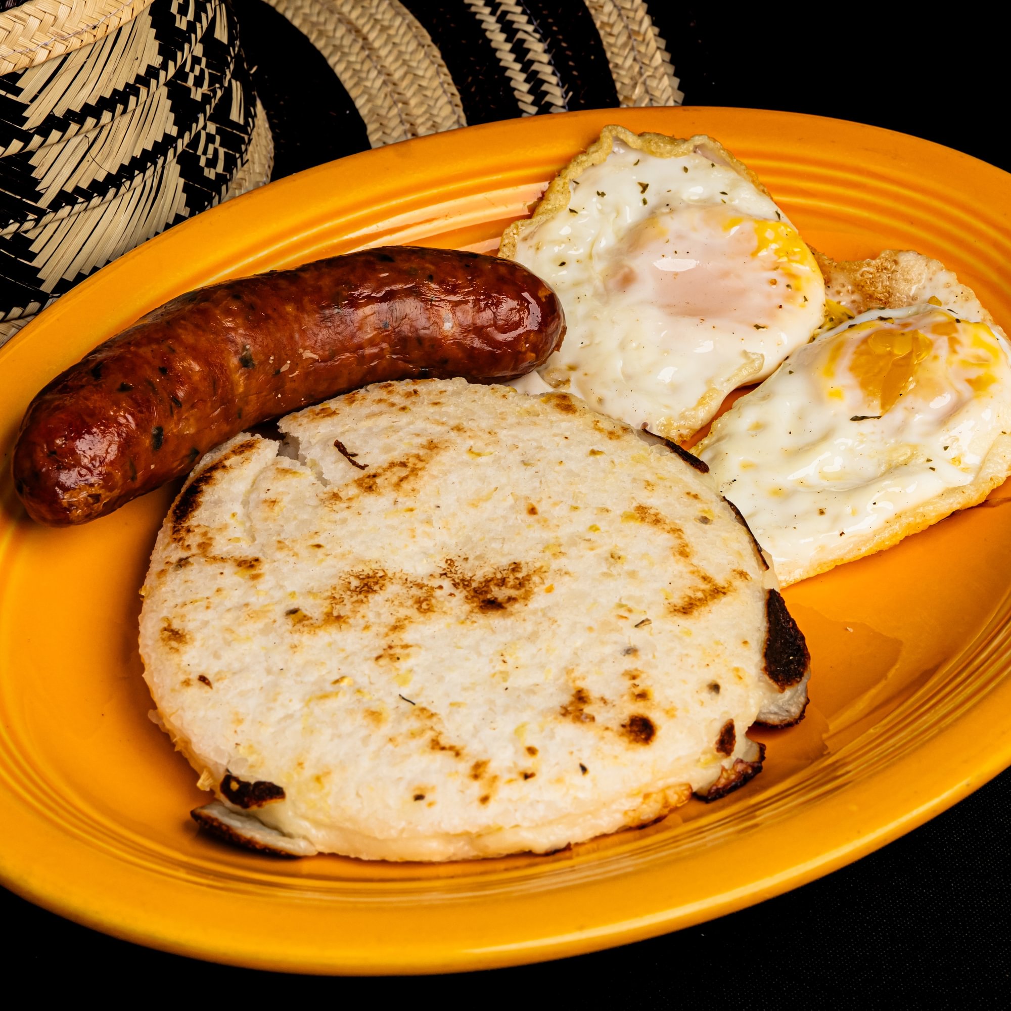 Arepa Con Huevos Y Chorizo