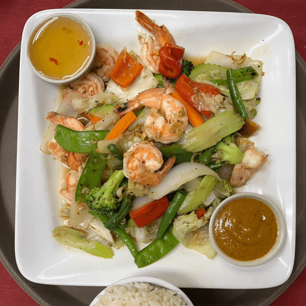 Lemongrass Shrimp / ผัดกุ้งตะไคร