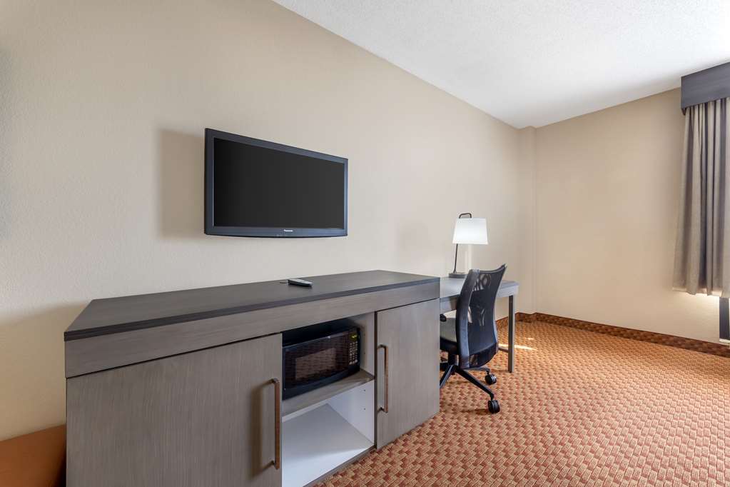 Best Western Plus Kendall Hotel & Suites Image